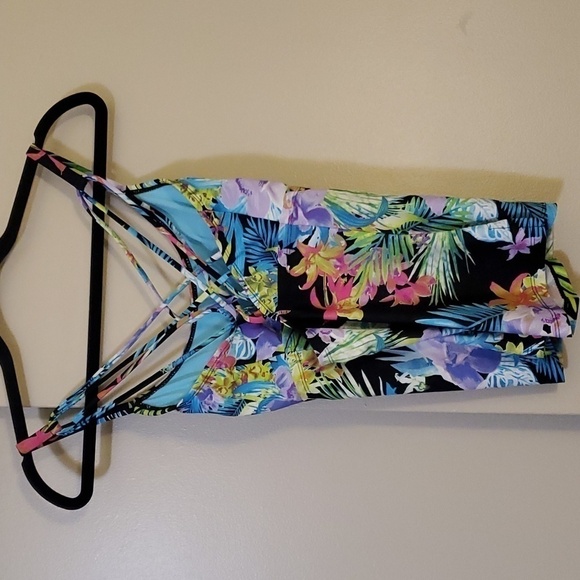 Island Escape Floral Tankini Top Size 8 - Picture 3 of 5